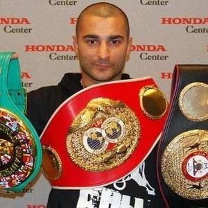 Meet your Posher, Vic darchinyan